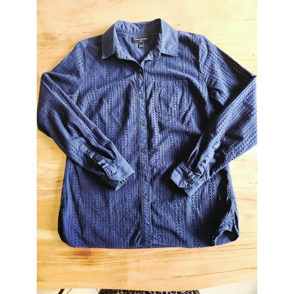 Banana Republic Preppy Navy Blue Eyelet Classic Fit Button-Down Women's Small